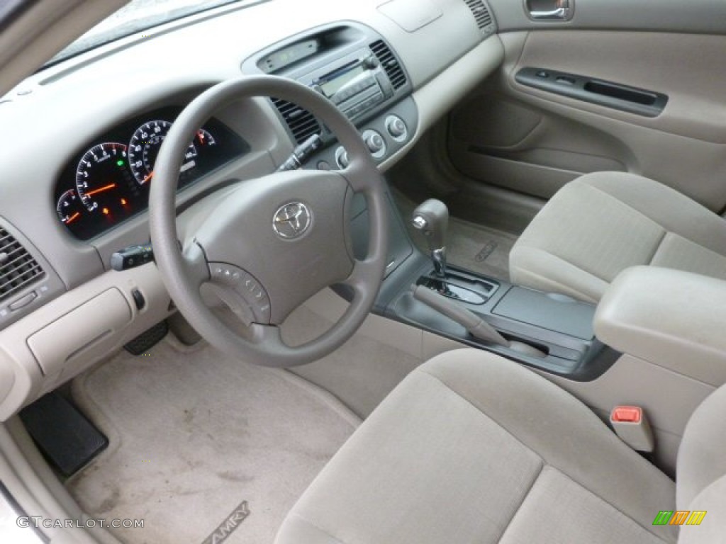 Taupe Interior 2005 Toyota Camry LE Photo #73031056
