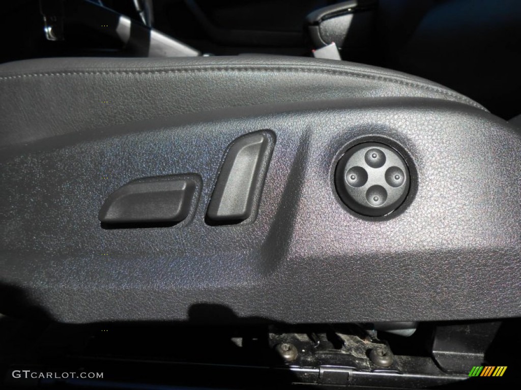 2009 Audi A3 2.0T quattro Controls Photo #73031561