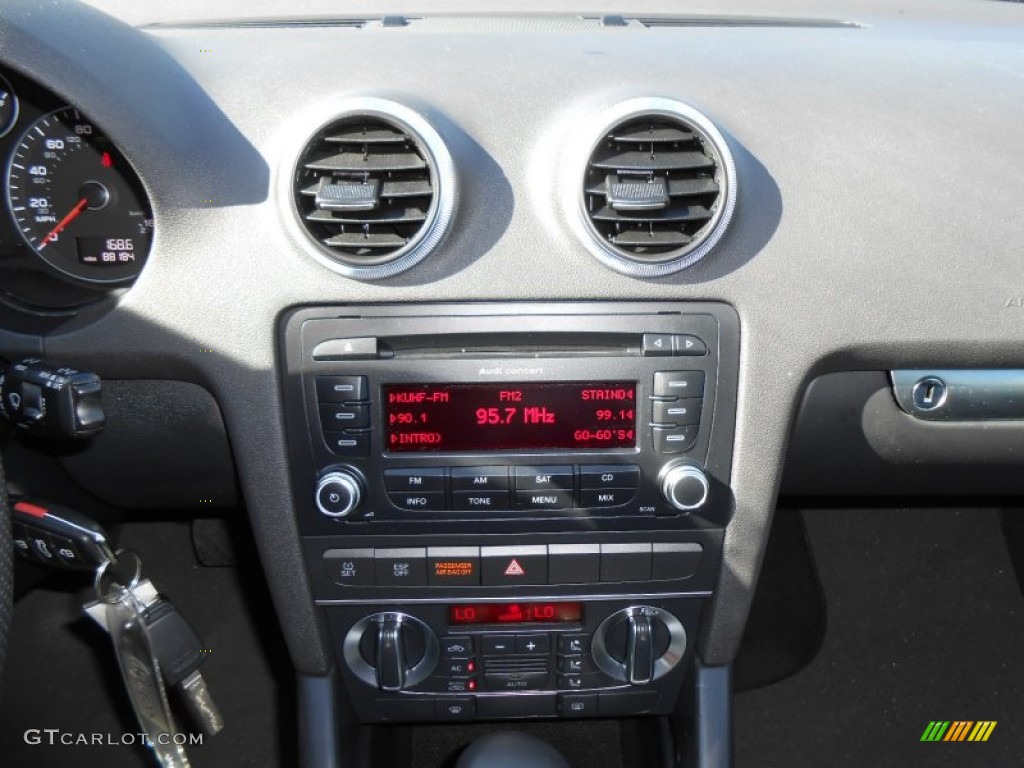 2009 Audi A3 2.0T quattro Controls Photo #73031761