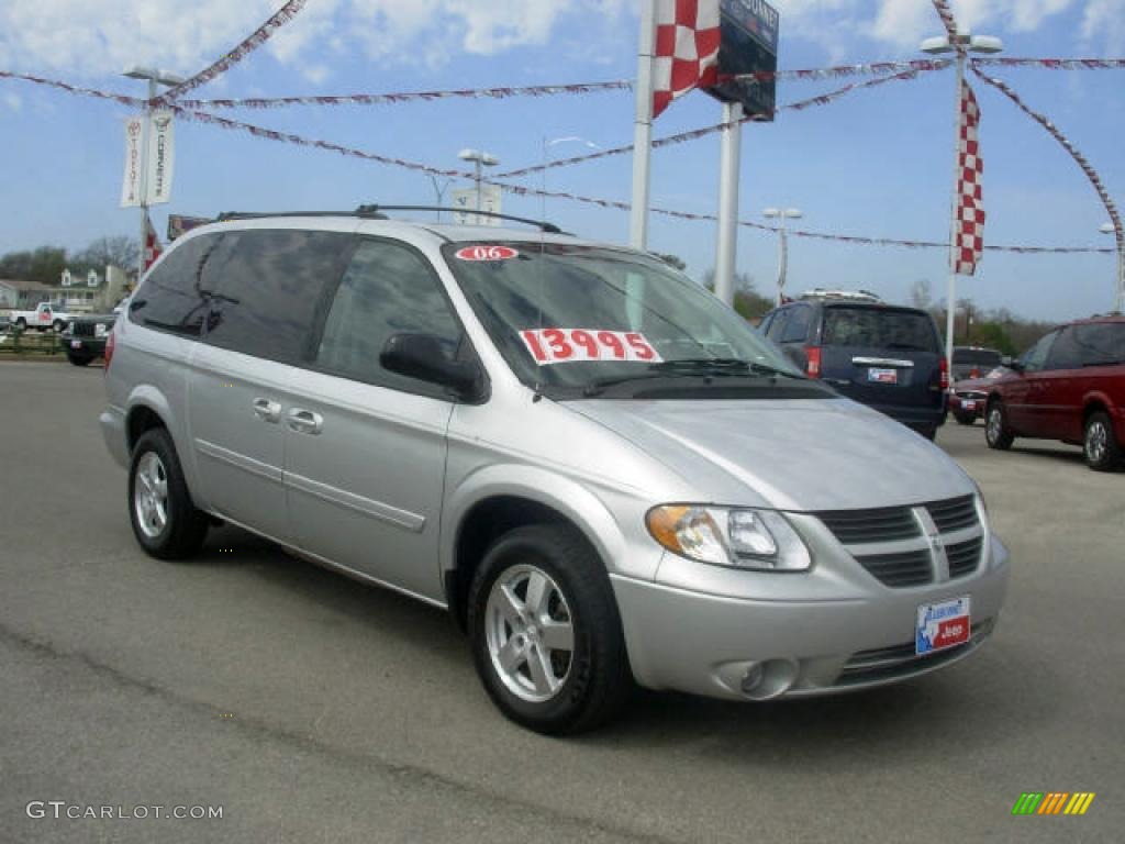 2006 Grand Caravan SXT - Bright Silver Metallic / Medium Slate Gray photo #22