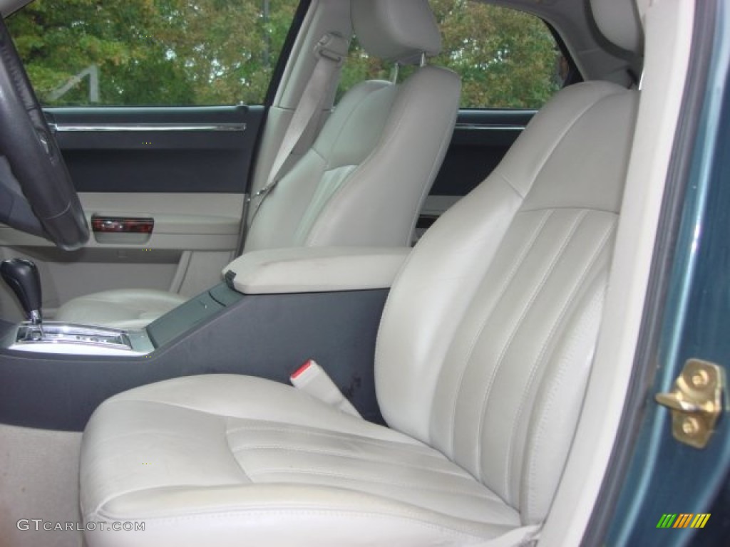 Dark Slate Gray/Light Graystone Interior 2005 Chrysler 300 C HEMI Photo #73033110