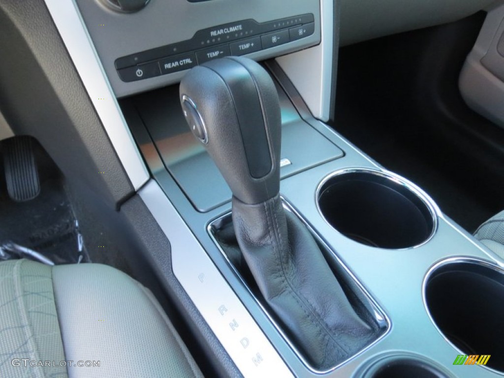 2013 Explorer FWD - Oxford White / Medium Light Stone photo #28