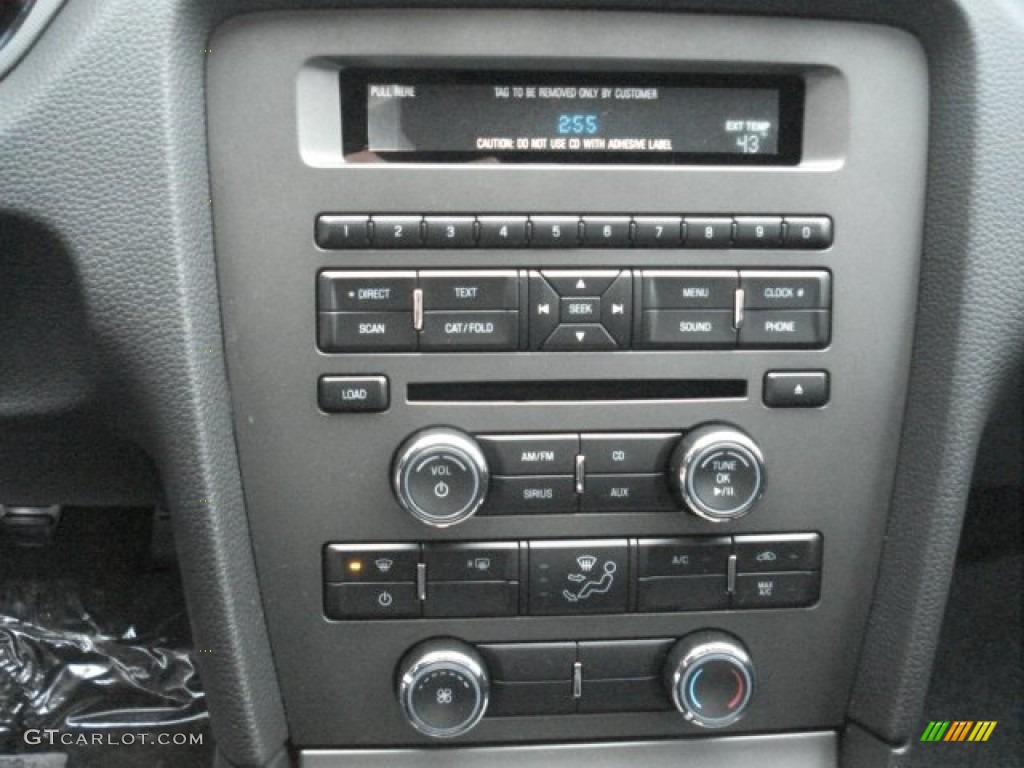 2013 Ford Mustang GT Coupe Controls Photo #73034629