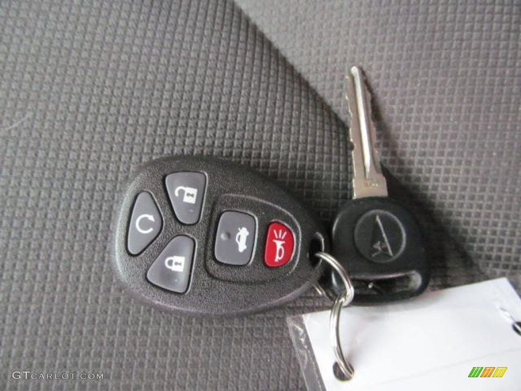 2005 Pontiac Grand Prix Sedan Keys Photos
