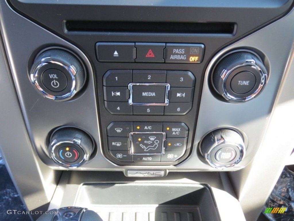 2013 Ford F150 FX4 SuperCrew 4x4 Controls Photo #73037071