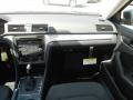Black - Passat 2.5L S Photo No. 15