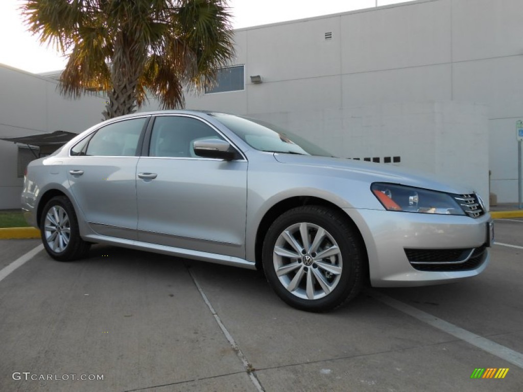 Reflex Silver Metallic Volkswagen Passat