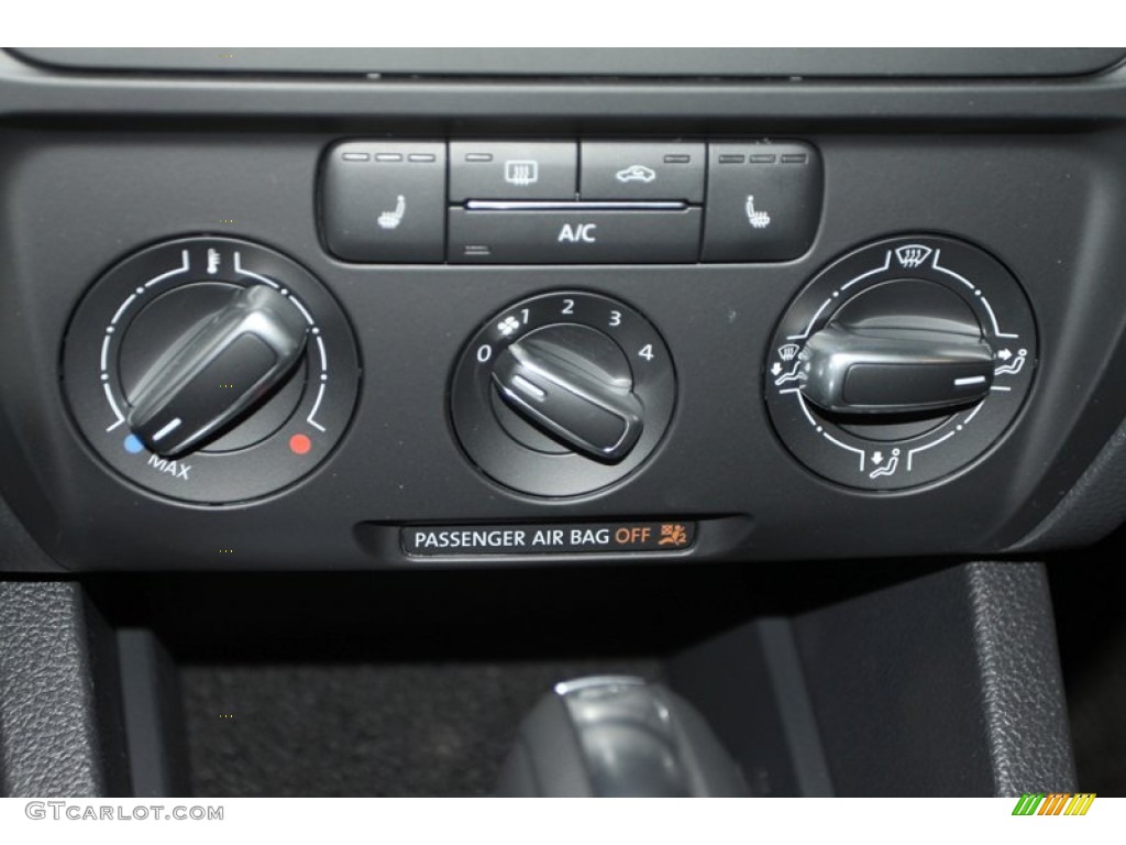 2013 Volkswagen Jetta SE Sedan Controls Photo #73040821