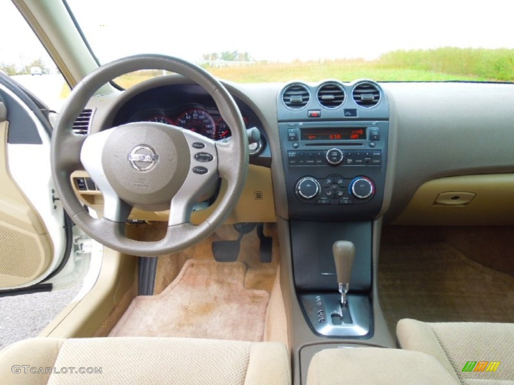 2008 Nissan Altima 2.5 S Dashboard Photos