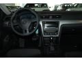 Black - Passat 2.5L S Photo No. 14