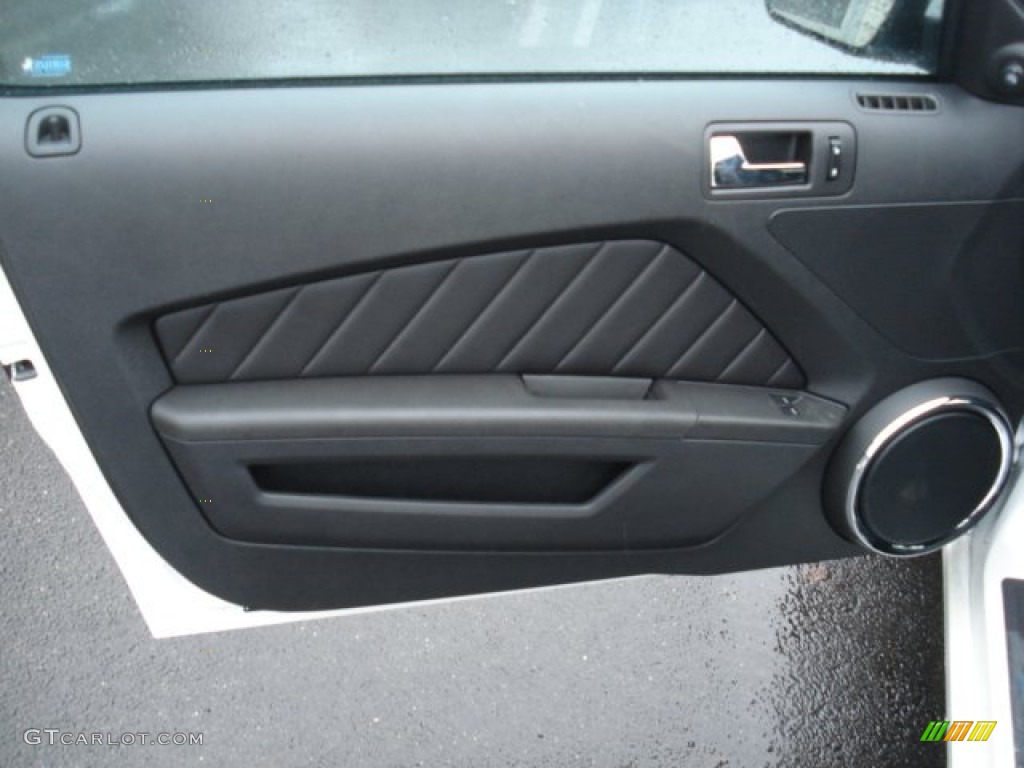2013 Ford Mustang V6 Premium Coupe Charcoal Black Door Panel Photo #73044772