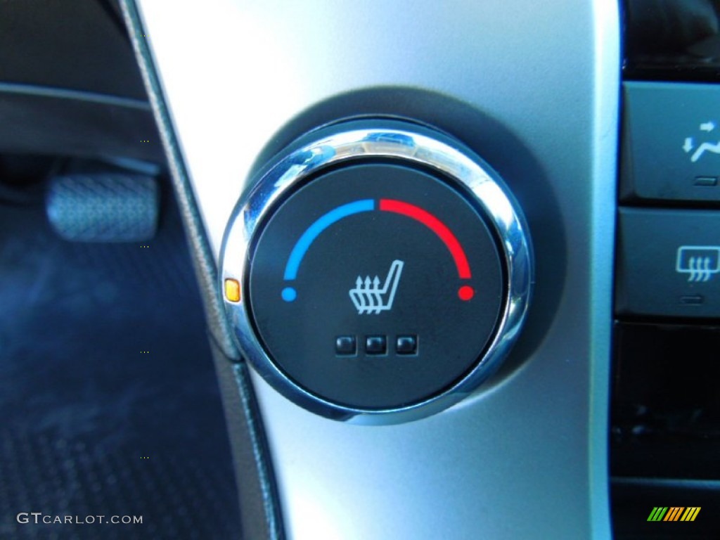 2013 Chevrolet Cruze LT Controls Photo #73045072