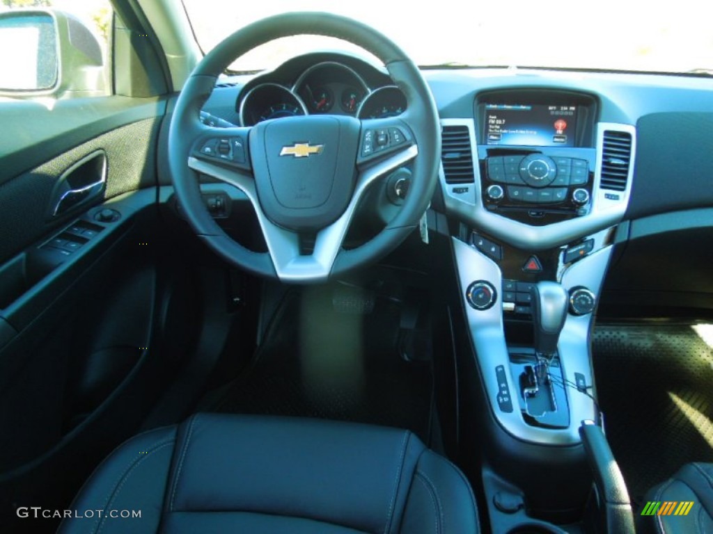 2013 Chevrolet Cruze LT Jet Black Dashboard Photo #73045153
