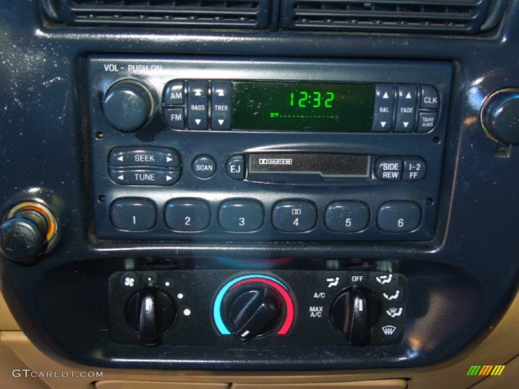 1998 Mazda B-Series Truck B3000 SE Extended Cab Audio System Photo #73046806