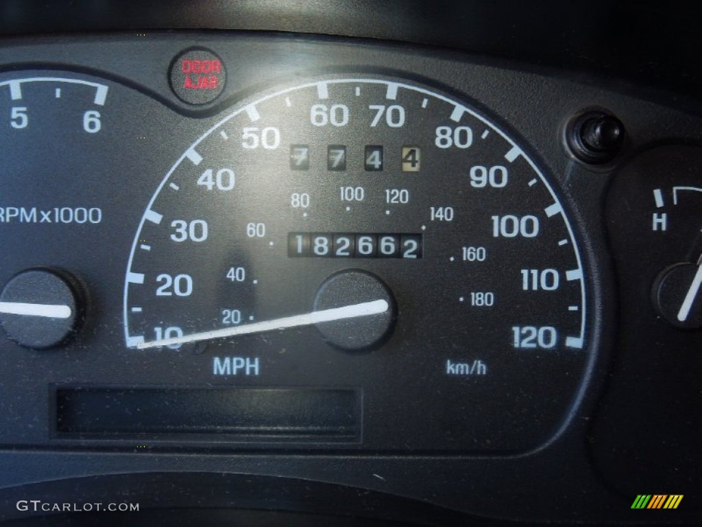 1998 B-Series Truck B3000 SE Extended Cab - Black / Beige photo #16