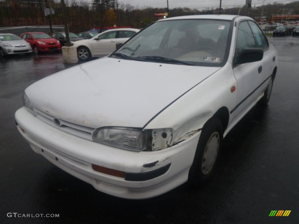 1993 Impreza L Sedan - Glacier White / Beige photo #5