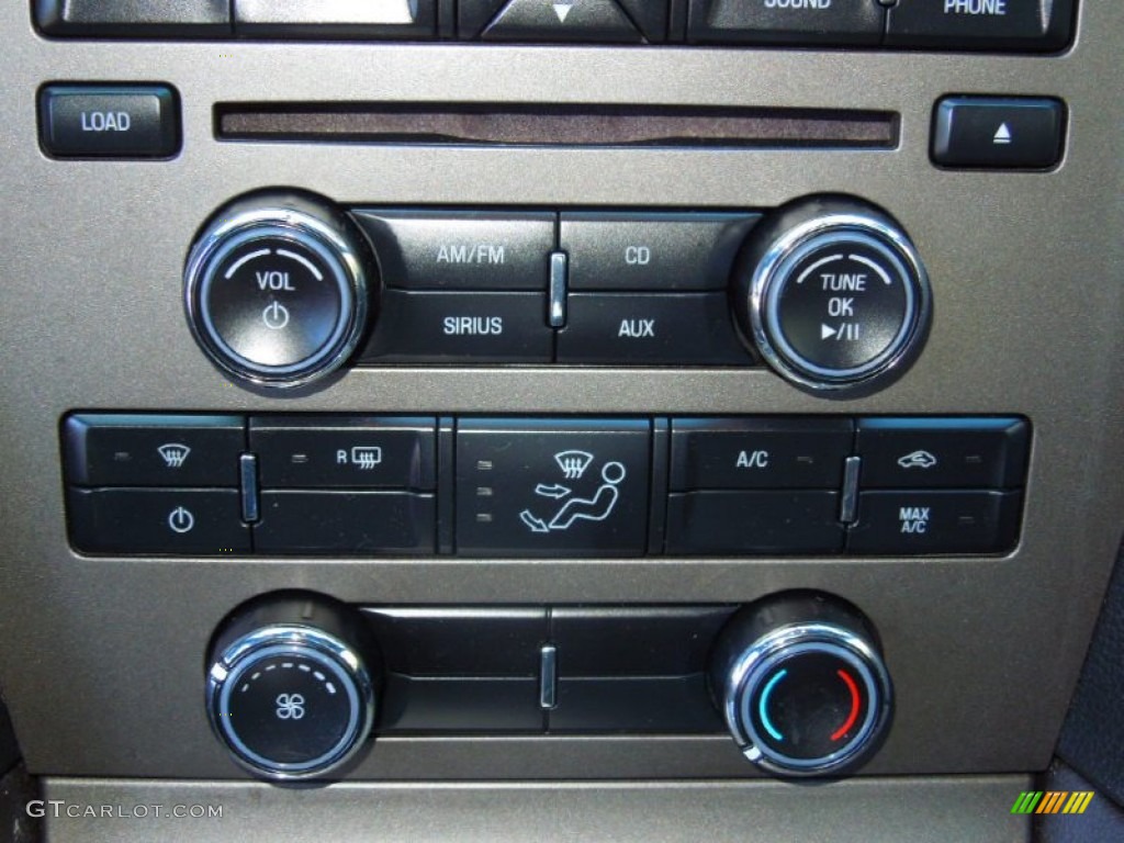 2010 Ford Mustang V6 Coupe Controls Photo #73047583