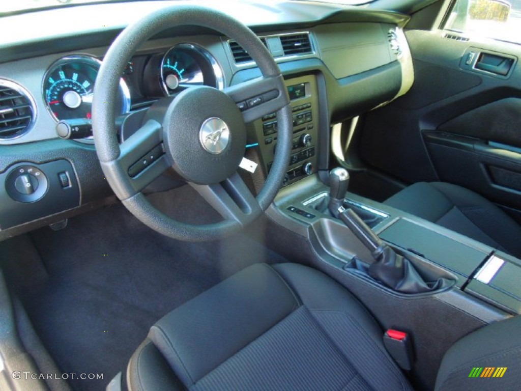Charcoal Black Interior 2010 Ford Mustang V6 Coupe Photo #73047688