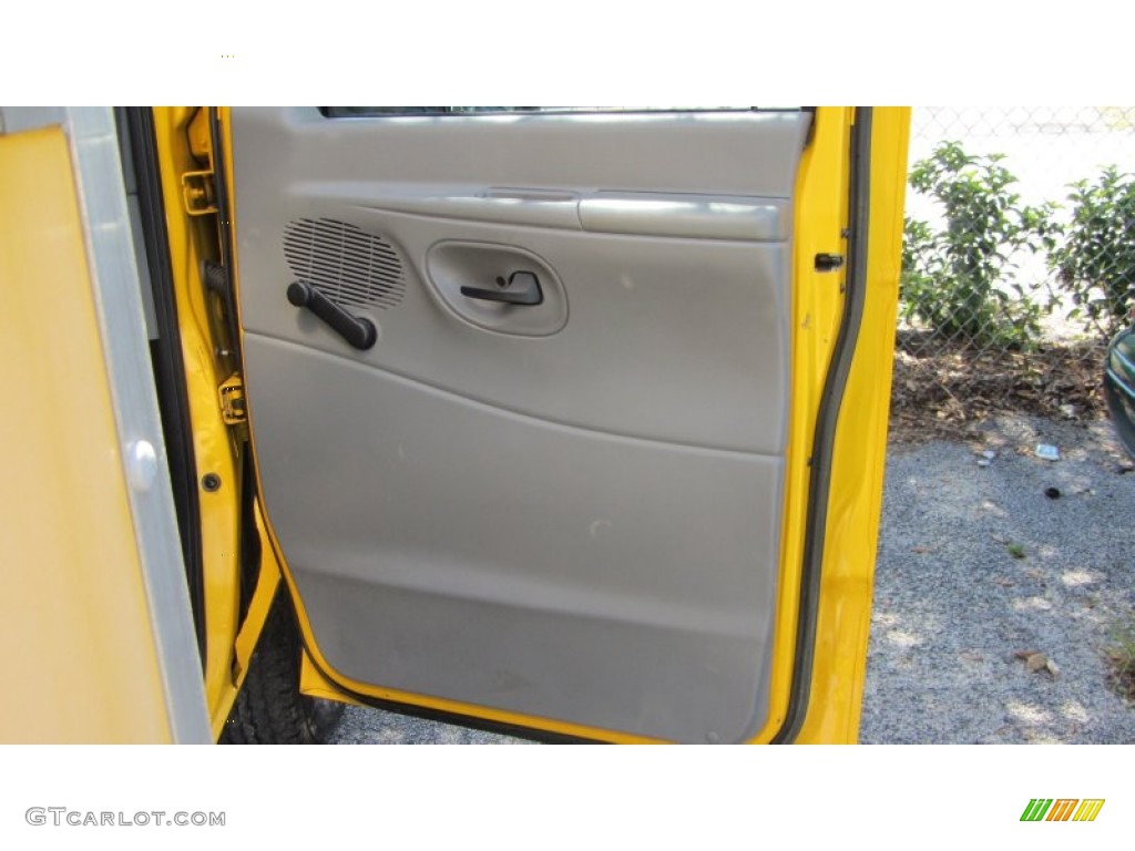2008 E Series Cutaway E350 Commercial Moving Truck - Yellow / Medium Flint photo #38