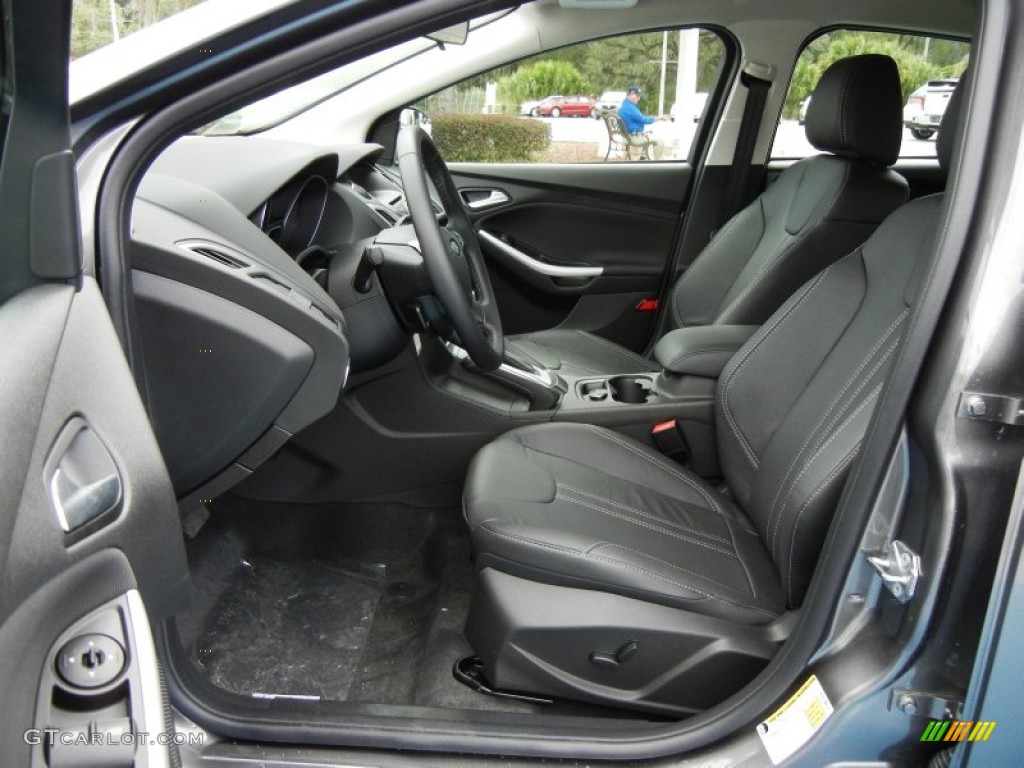 2013 Ford Focus SE Hatchback Front Seat Photo #73055709