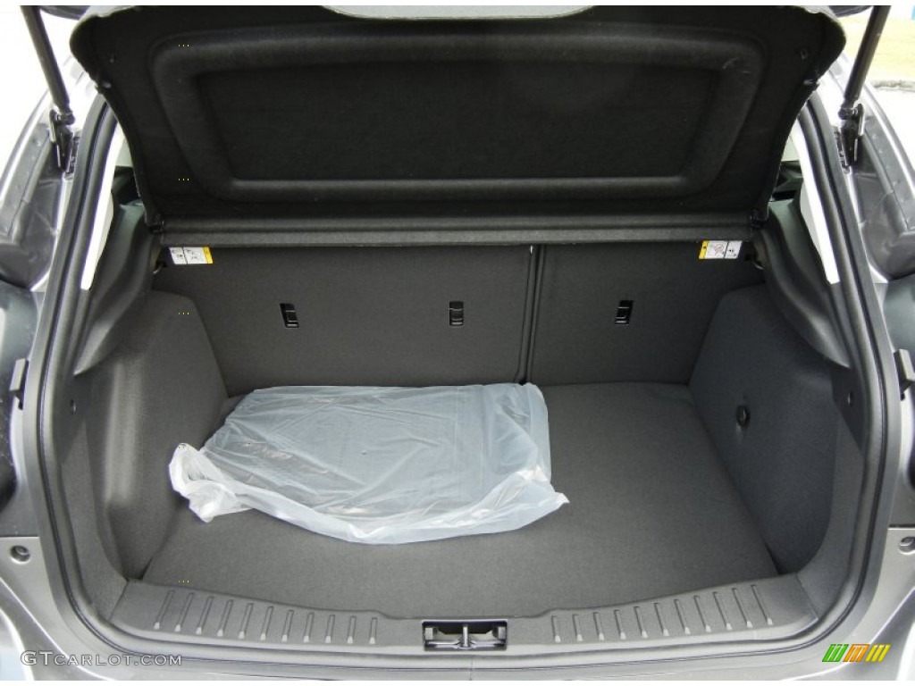 2013 Ford Focus SE Hatchback Trunk Photo #73055835