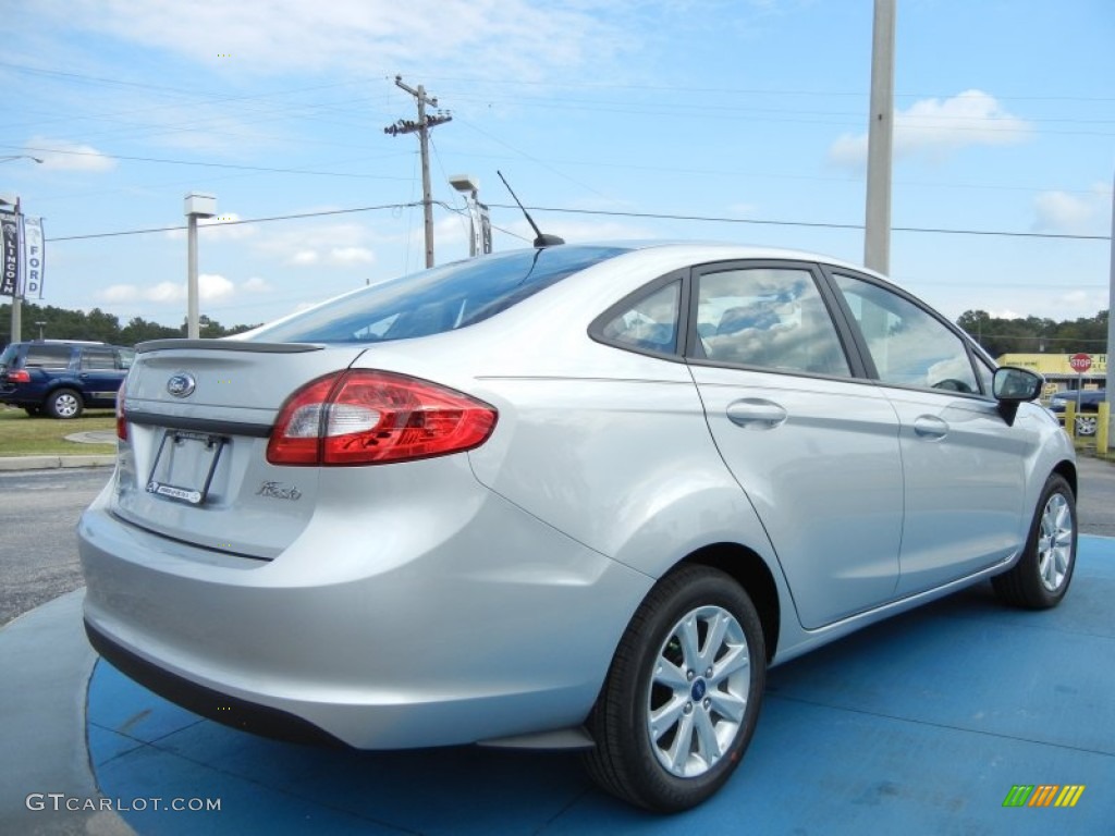 2013 Fiesta SE Sedan - Ingot Silver / Charcoal Black/Light Stone photo #3