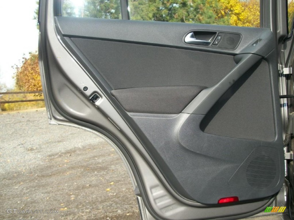 2011 Volkswagen Tiguan S 4Motion Door Panel Photos