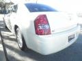 Cool Vanilla White - 300 LX Photo No. 3