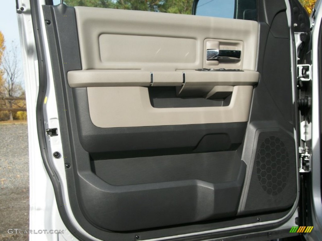 2011 Ram 1500 SLT Quad Cab 4x4 - Bright Silver Metallic / Dark Slate Gray/Medium Graystone photo #19