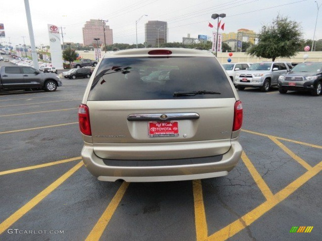 2007 Town & Country LX - Linen Gold Metallic / Dark Khaki/Light Graystone photo #6