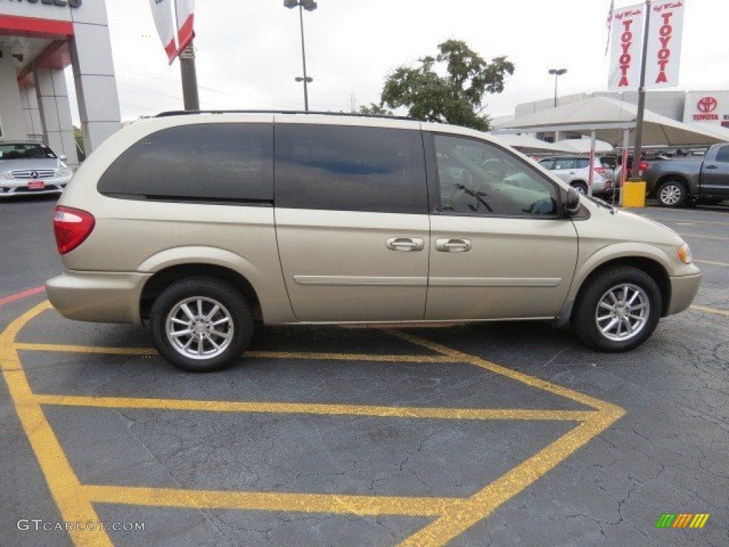 2007 Town & Country LX - Linen Gold Metallic / Dark Khaki/Light Graystone photo #8