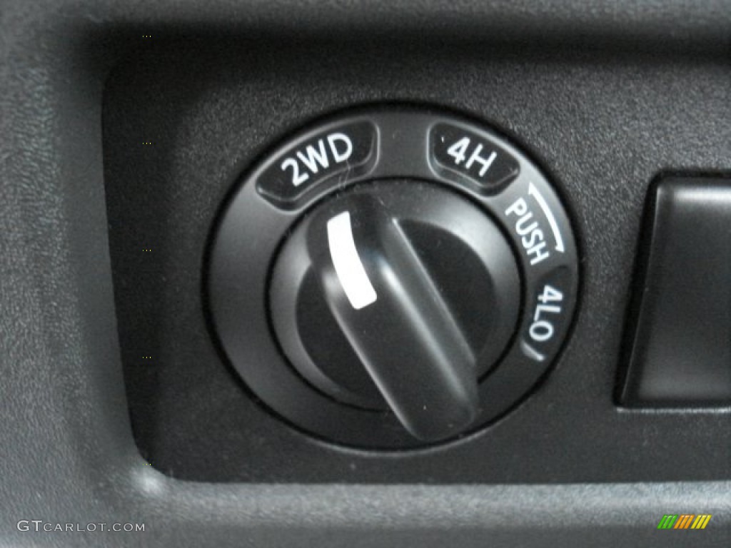 2008 Xterra S 4x4 - Red Alert / Steel/Graphite photo #22