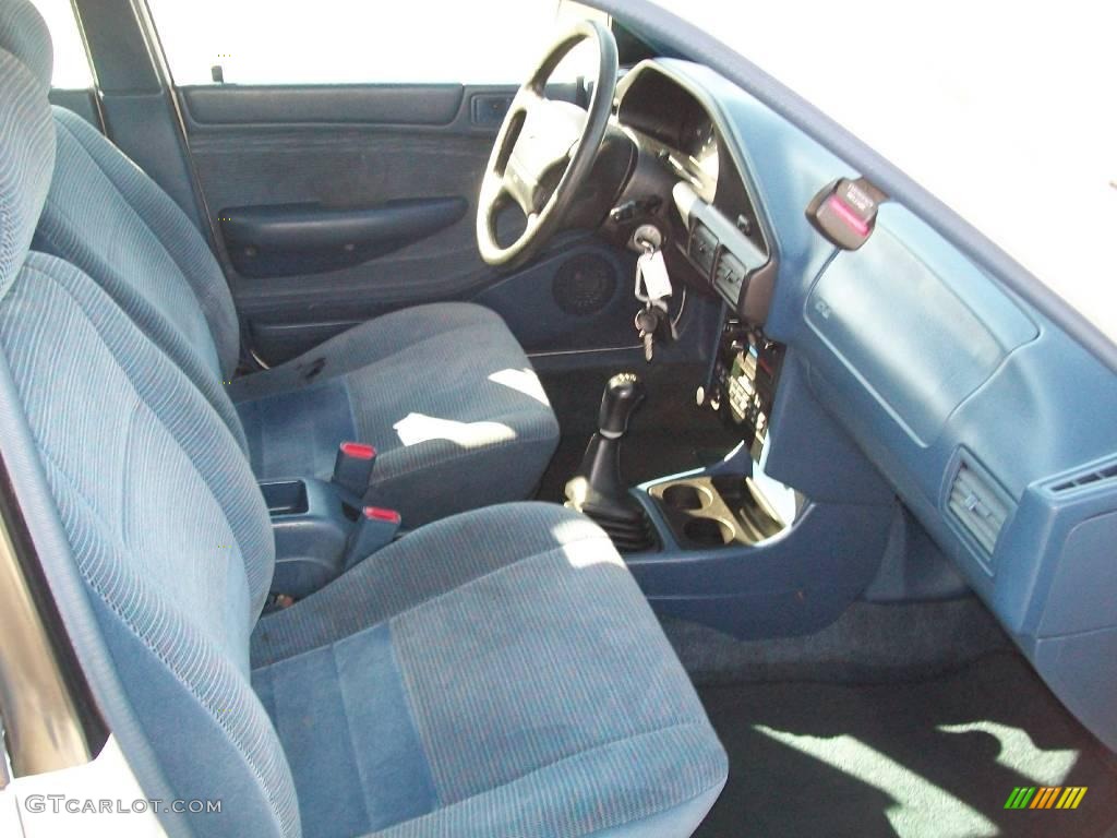 1996 Escort LX Wagon - Oxford White / Blue photo #12