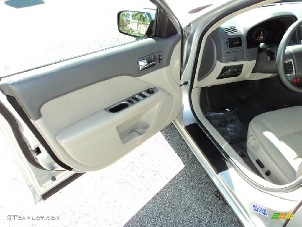 2010 Fusion Hybrid - Brilliant Silver Metallic / Medium Light Stone photo #16