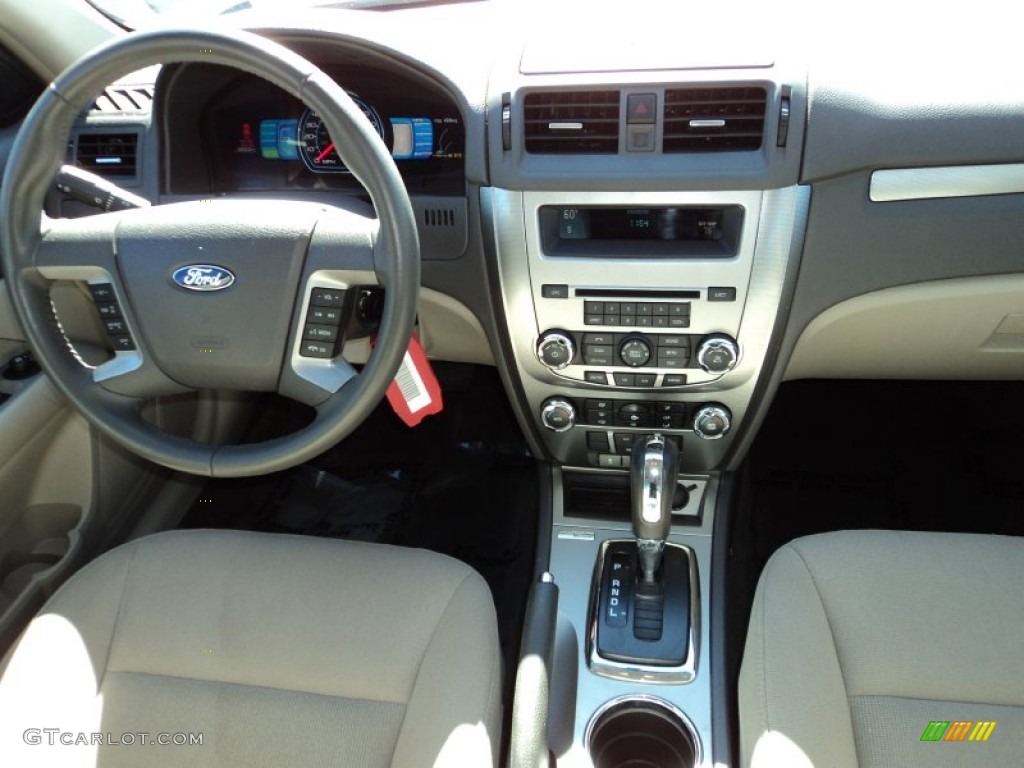 2010 Fusion Hybrid - Brilliant Silver Metallic / Medium Light Stone photo #24