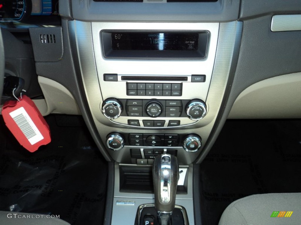 2010 Fusion Hybrid - Brilliant Silver Metallic / Medium Light Stone photo #26