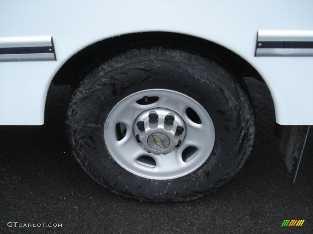 2013 Chevrolet Express 3500 Cutaway Cargo Van Wheel Photos