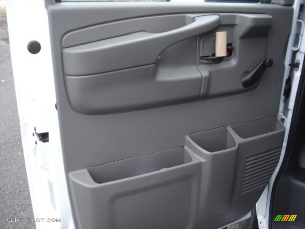 2013 Chevrolet Express 3500 Cutaway Cargo Van Medium Pewter Door Panel Photo #73064193