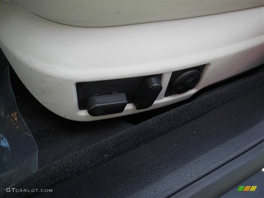 2002 Audi S6 4.2 quattro Avant Controls Photo #73064199