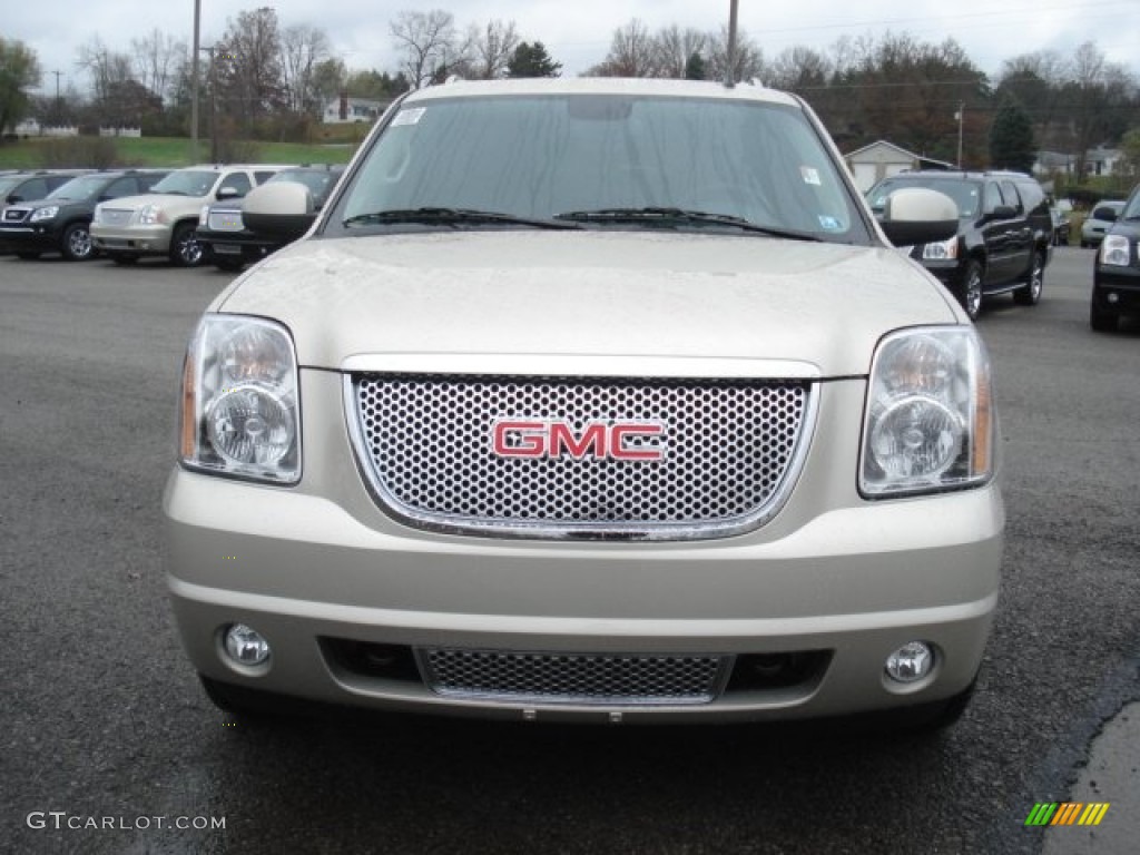 2013 Yukon XL Denali AWD - Champagne Silver Metallic / Ebony photo #3