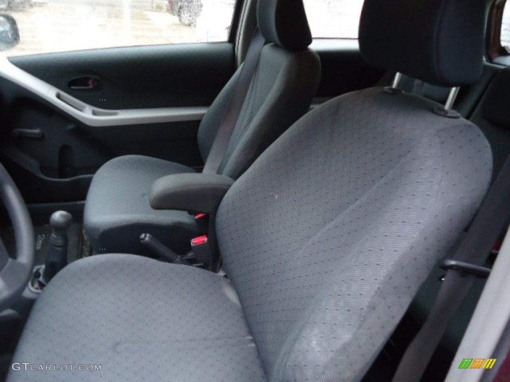 2010 Yaris 3 Door Liftback - Carmine Red Metallic / Dark Charcoal photo #4