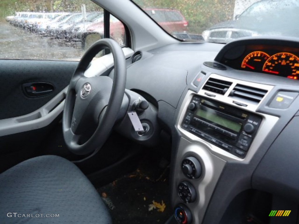 2010 Yaris 3 Door Liftback - Carmine Red Metallic / Dark Charcoal photo #14