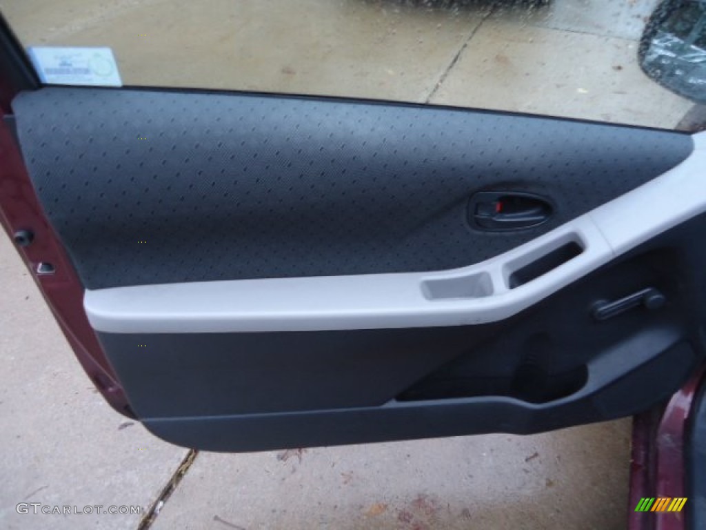 2010 Yaris 3 Door Liftback - Carmine Red Metallic / Dark Charcoal photo #18