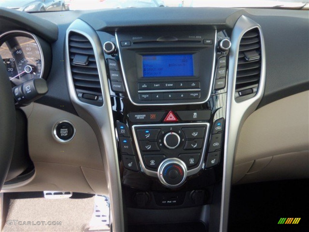 2013 Elantra GT - Monaco White / Beige photo #16