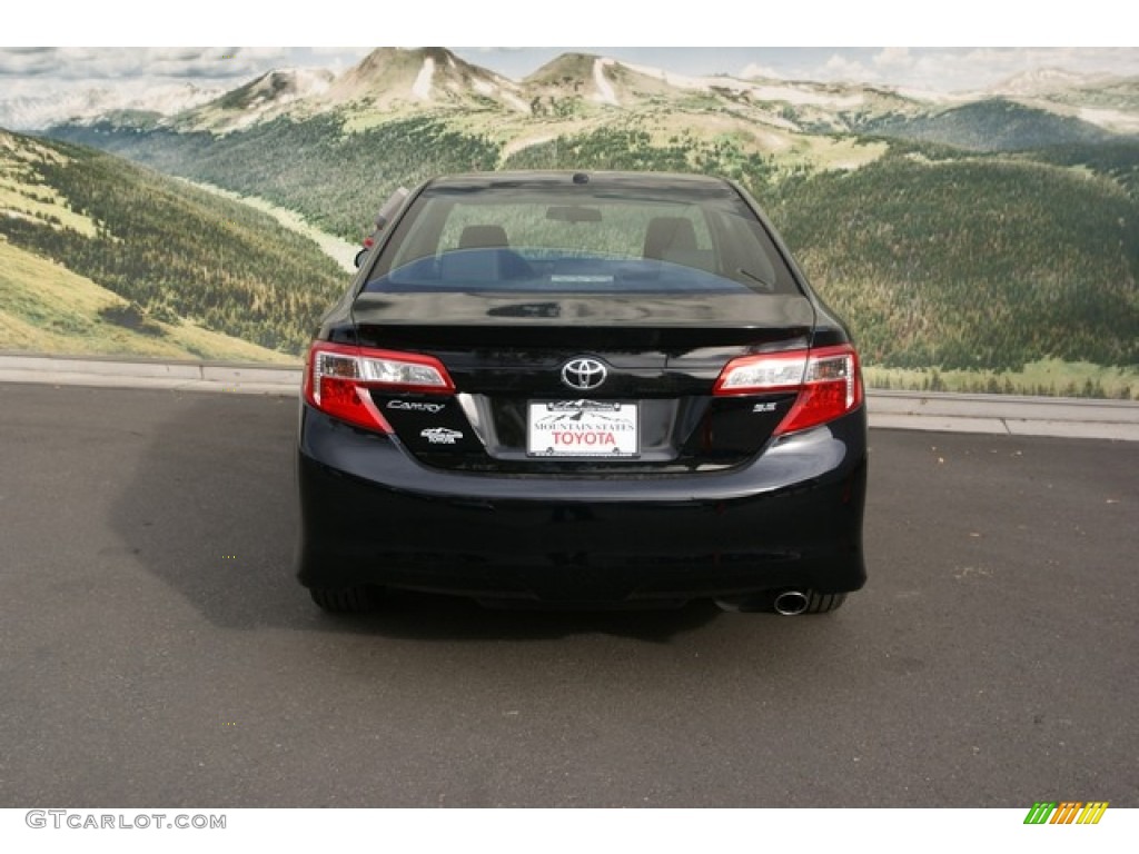 2012 Camry SE - Attitude Black Metallic / Black photo #4