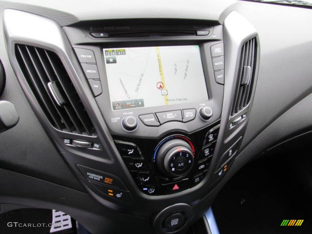 2013 Hyundai Veloster Turbo Controls Photo #73074918