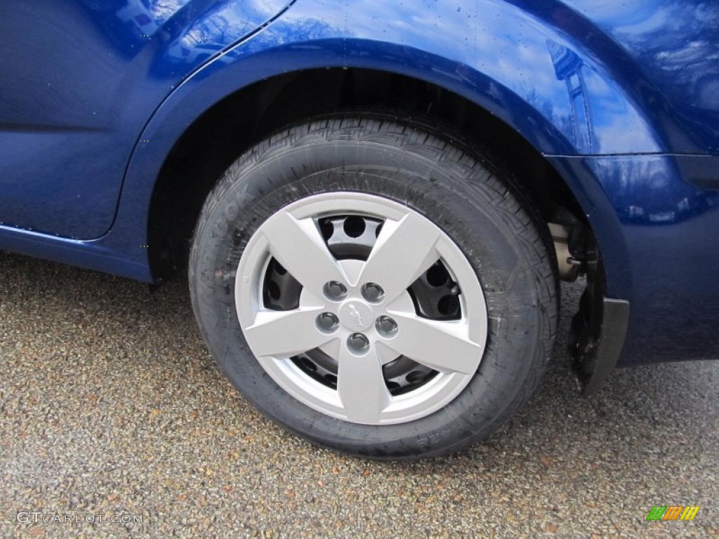 2013 Chevrolet Sonic LS Sedan Wheel Photo #73075911