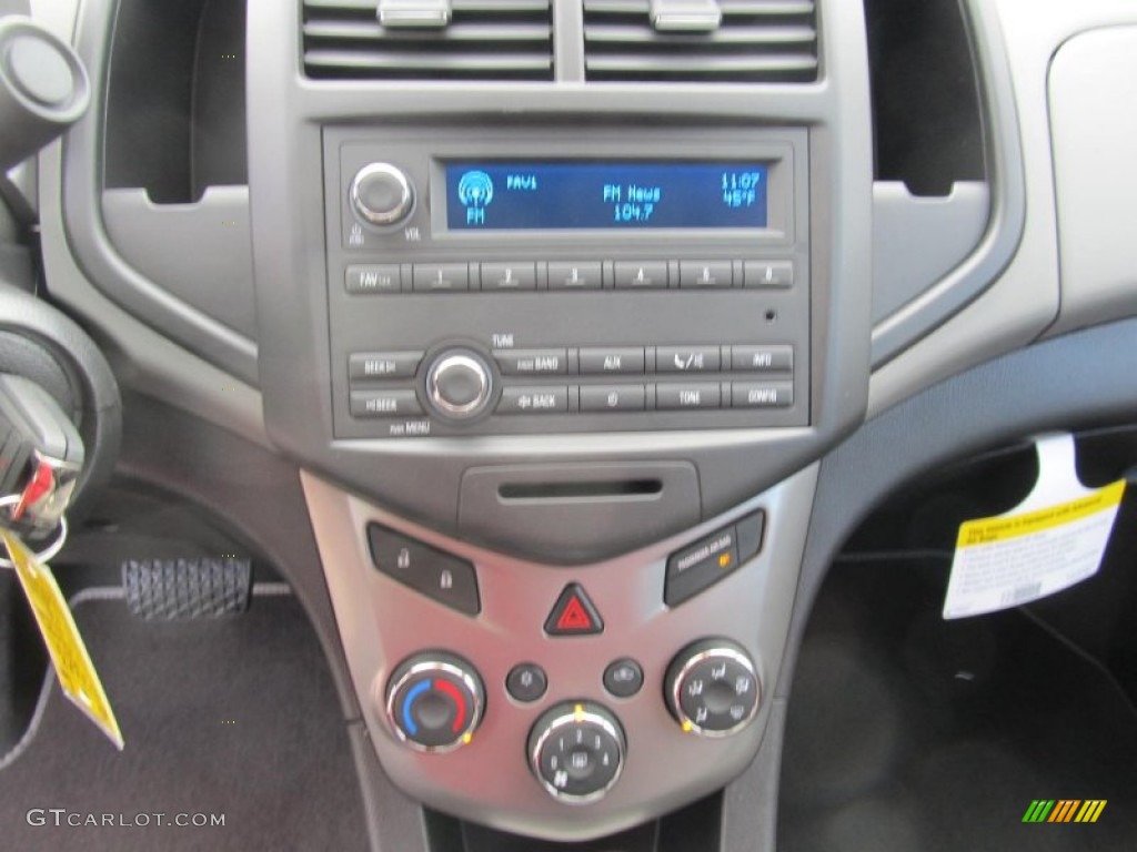 2013 Chevrolet Sonic LS Sedan Controls Photo #73076201