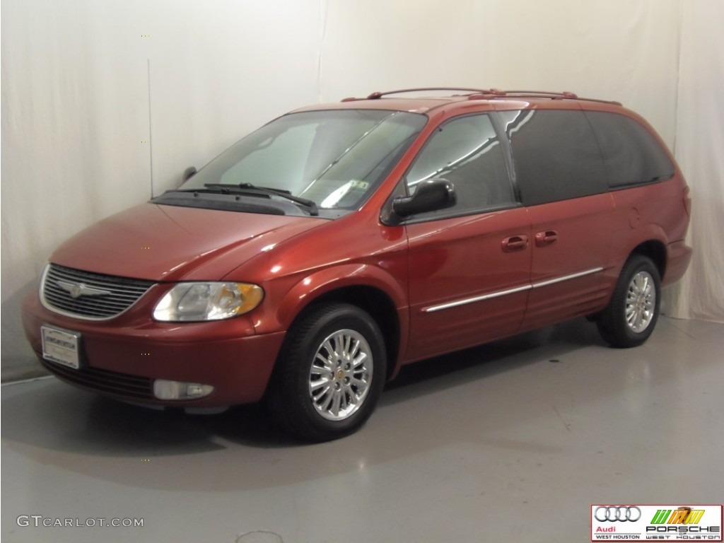 2002 Town & Country Limited - Inferno Red Tinted Pearlcoat / Taupe photo #4