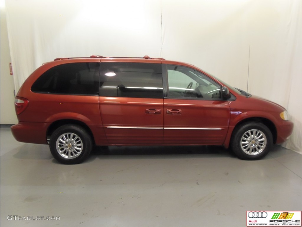 2002 Town & Country Limited - Inferno Red Tinted Pearlcoat / Taupe photo #6